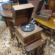 Vanha Salonki-Gramofoni, p&ouml;yt&auml;malli