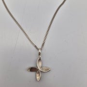 Kalevala Koru, Yst&auml;v&auml;nristi Riipus, hopeaa