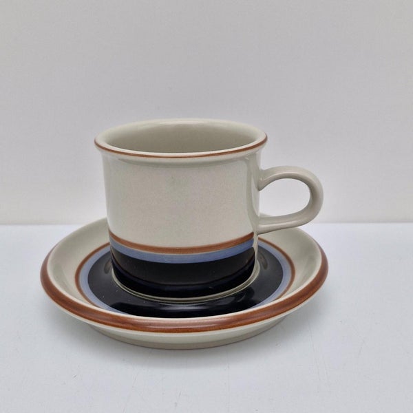 Arabia Taika Kahvikuppi ja Asetti