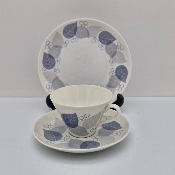 Arabia Lehmus Kahvikuppi ja Lautaset