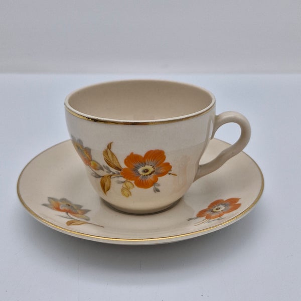 Arabia, LL Kahvikuppi, oranssi kukka