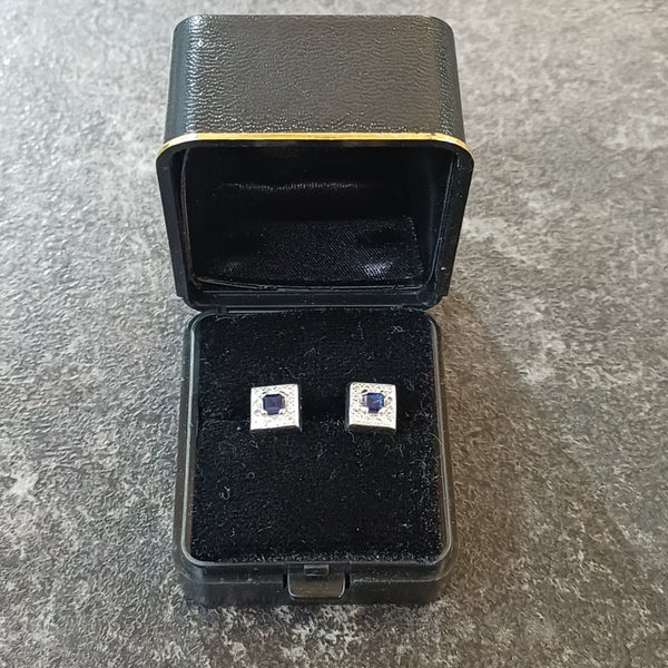 Korvakorut, 14 K valkokultaa + safiiri