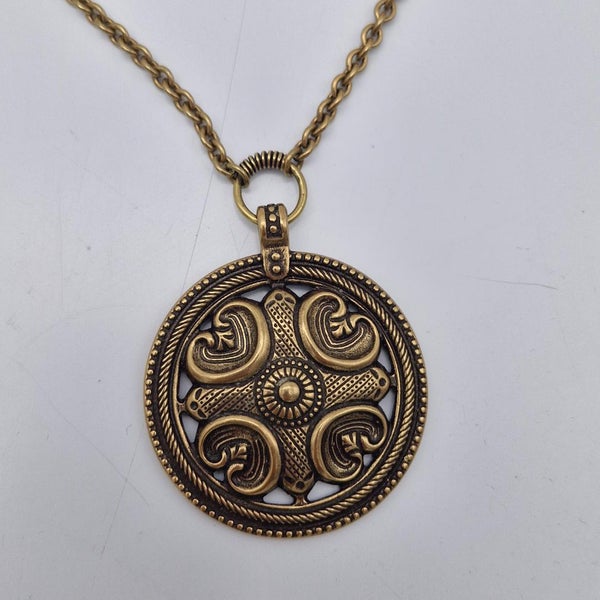Kalevala Koru, Iso R&auml;is&auml;l&auml;n Riipus, pronssia